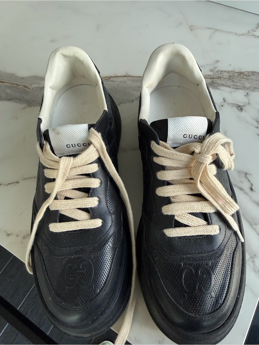 Gucci Black Leather Men’s Low-Top Sneakers with Cream Laces - Picture 2 of 3